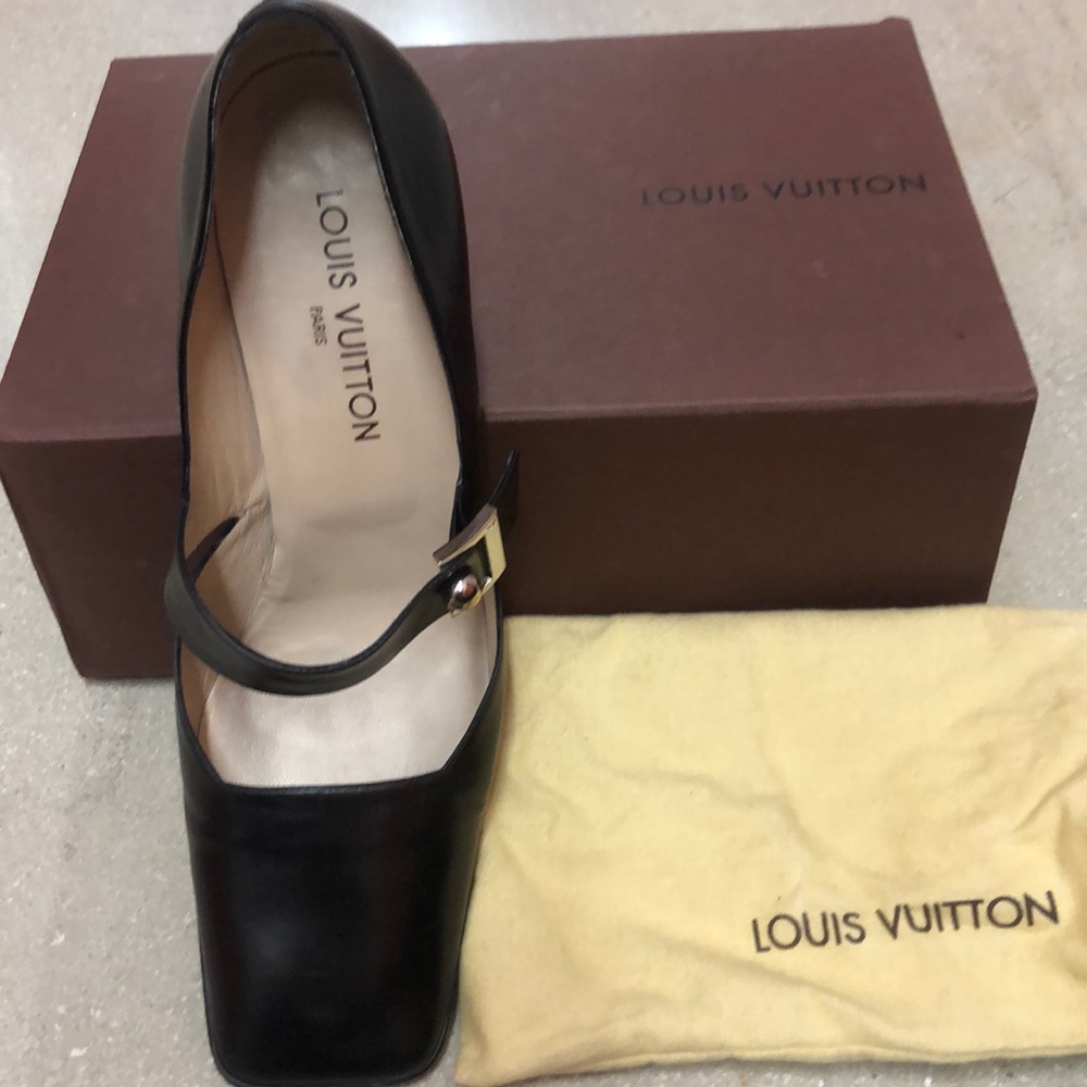 Classic LV Shoes.